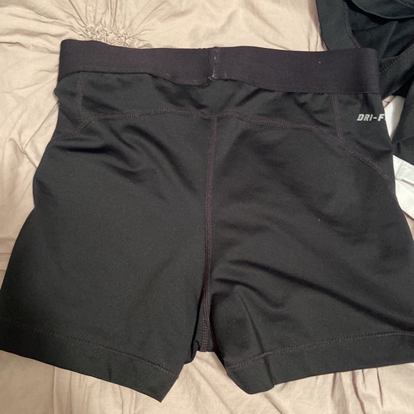 Nike pro size S - Picture 4 of 4